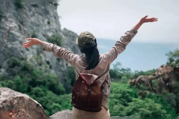 The Rise of Solo Travelers' Creative Culture Tribe