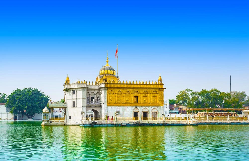  Tourist Attractions in India 