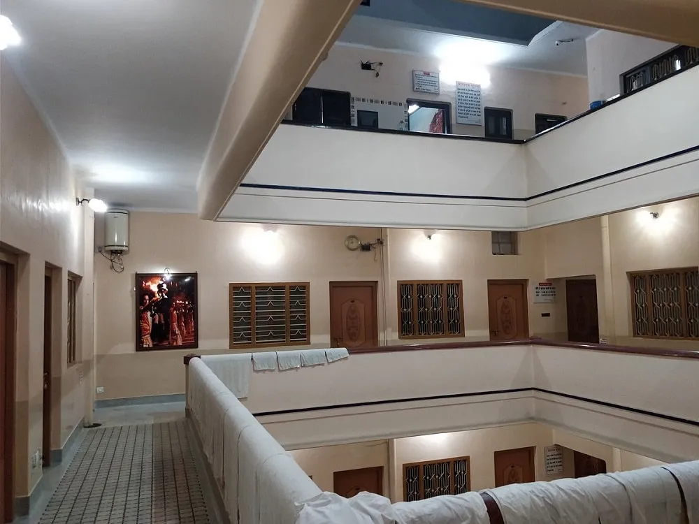 Shree Purushottam Dharamshala Varanasi 